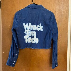 Size Small Wrangler “Wreck Em Tech” button up crop top